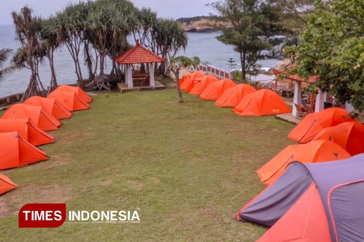 Tren Camping Pantai di Pacitan Meningkat, Wisata Alam Jadi Favorit
