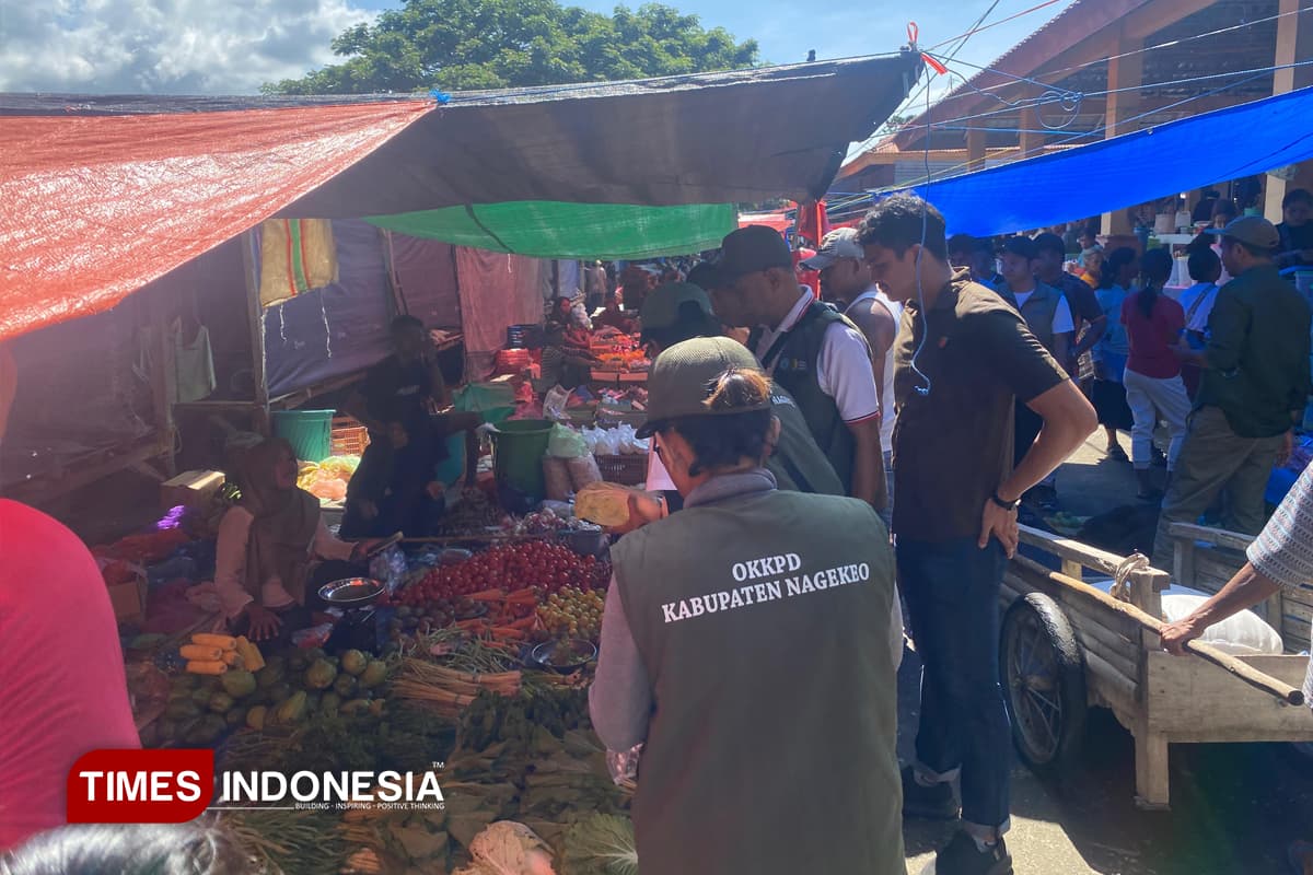 Pastikan Harga Pangan Stabil, Satgas Saber Polres Nagekeo Sidak Pasar